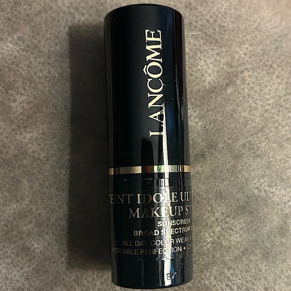 Lancôme Black and Gold Foundation - Picture 1 of 3